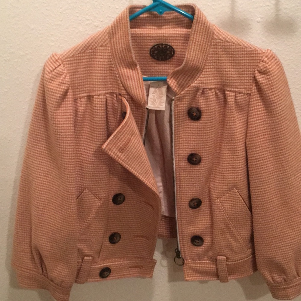 Cute 3/4 sleeve short coat